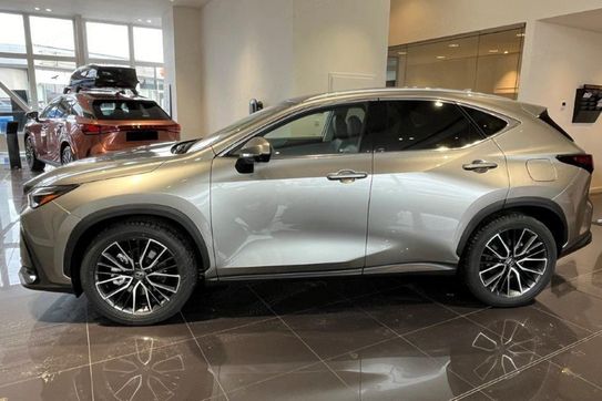 Lexus NX 350h Omotenashi 2.5 Hybrid AWD