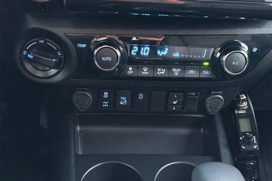 Toyota HiLux Double Cab SR5+ 4x4 AT