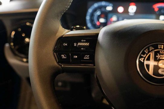 Alfa Romeo Junior Ibrida