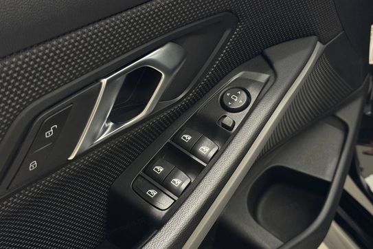 BMW Seria 3 318i Advantage aut