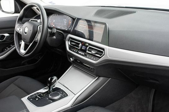 BMW Seria 3 Touring 318i