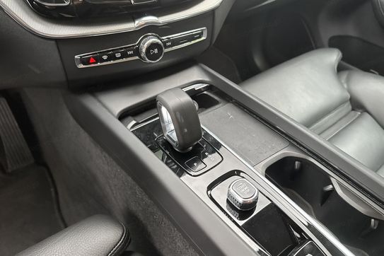 Volvo XC60 B4 B Plus Dark