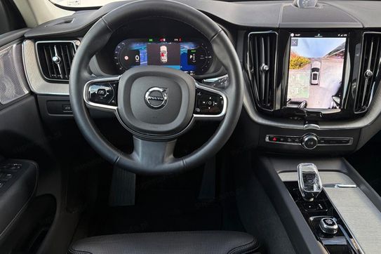 Volvo XC60 T6 Plug-In Hybrid AWD Ultra Dark