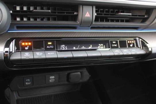 Toyota Prius Prestige 2.0 Hybrid Plug-in