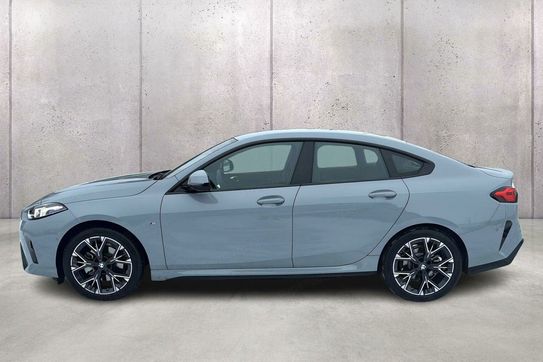 BMW Seria 2 220 mHEV