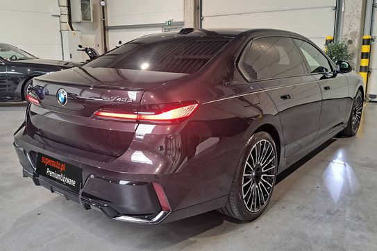 BMW Seria 7 740d xDrive Nero Lusso Edition