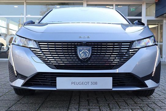 Peugeot 308 Allure e-DCS6 1.2 mHEV
