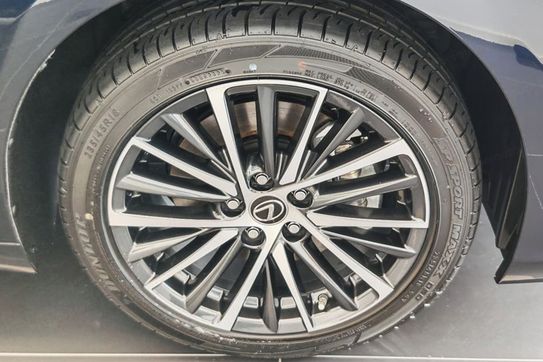 Lexus ES 300h Business Edition 2.5 E-CVT