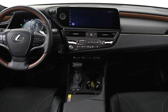 Lexus ES 300h Prestige
