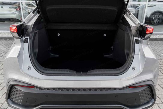 Toyota C-HR Style 2.0 Hybrid Dynamic Force Plug-in
