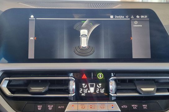 BMW Seria 3 318i Advantage aut