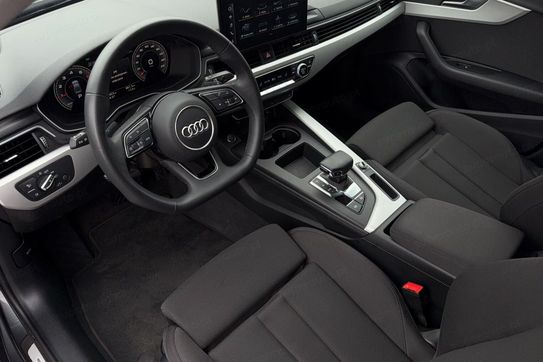 Audi A4 35 TFSI mHEV S Line