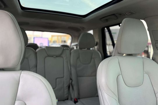 Volvo XC90 T8 AWD Plug-In Hybrid Ultra Bright