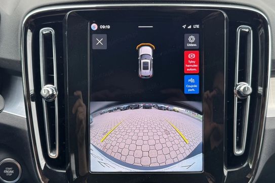 Volvo XC40 B3 Plus Dark