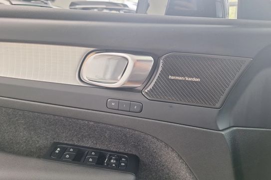 Volvo XC40 B3 Plus Dark