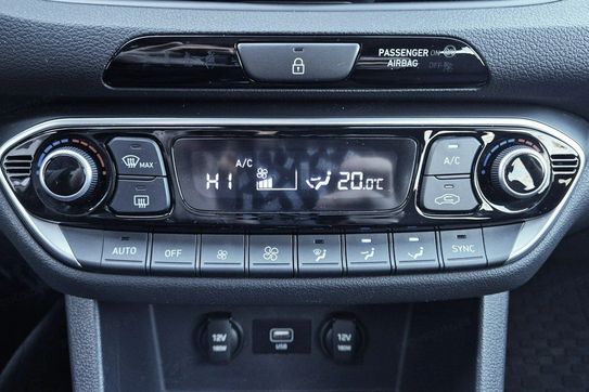 Hyundai i30 1.5 T-GDI Smart DCT