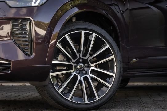 Volvo XC90 T8 AWD Plug-In Hybrid Ultra Dark