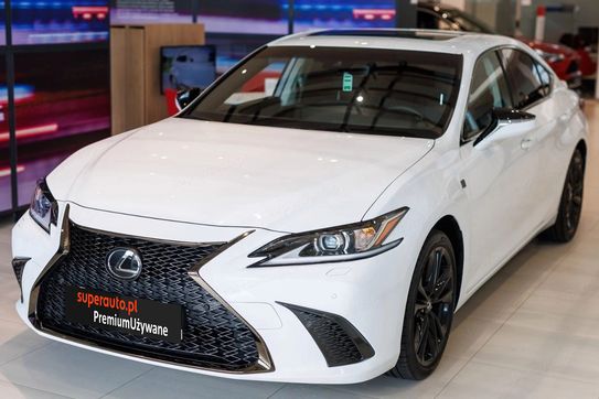 Lexus ES 300h F Sport Design