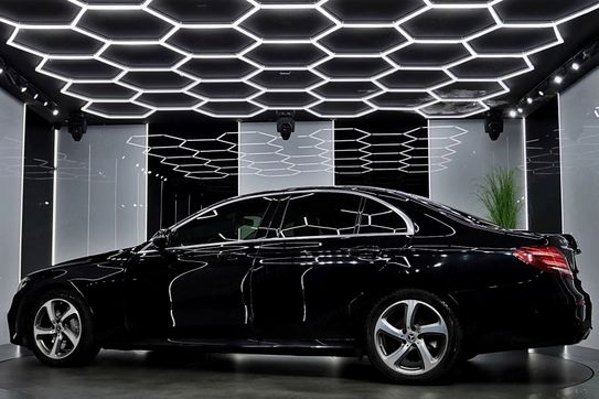 Mercedes Klasa E 300 9G-TRONIC