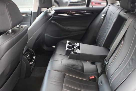 BMW Seria 5 Touring 520d xDrive Luxury Line