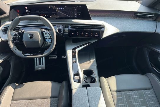 Peugeot 5008 GT 1.2 mHEV e-DCS6