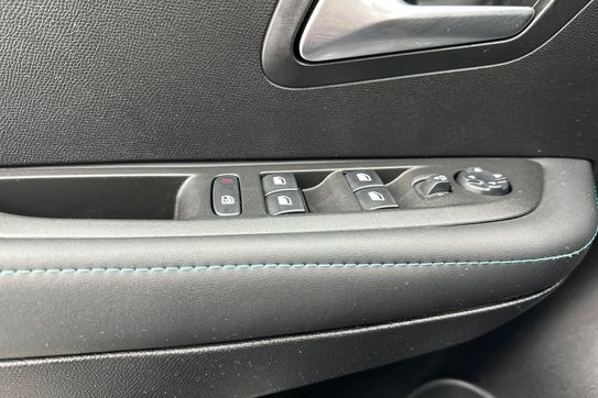 Peugeot 208 Allure BEV 50kWh AT