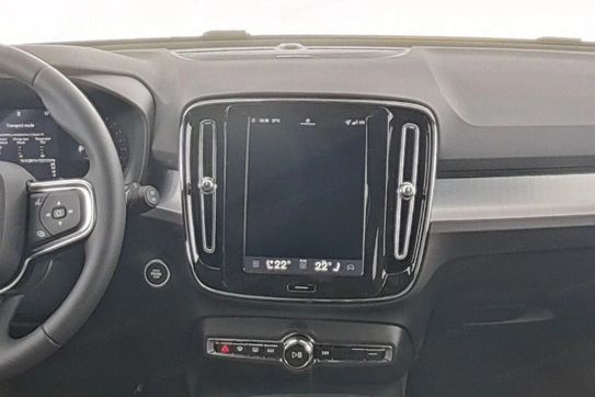 Volvo XC40 B3 B DKG Plus Black Edition