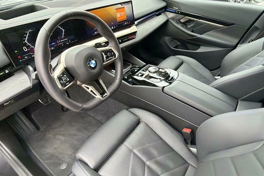 BMW Seria 5 520i mHEV M Sport aut