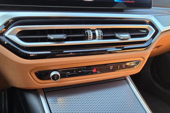 BMW Seria 3 318i M Sport aut