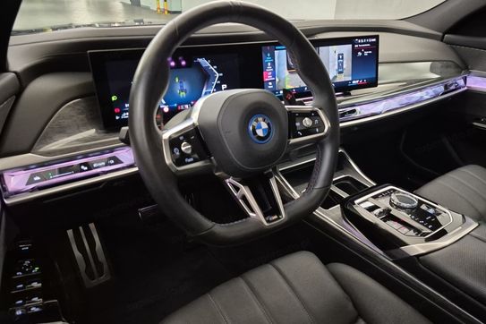 BMW Seria 7 M760e PHEV xDrive sport-aut