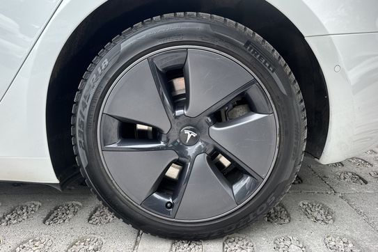 Tesla Model 3 RWD
