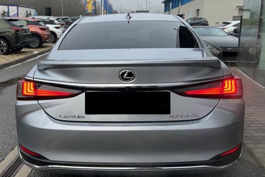 Lexus ES 300h Omotenashi
