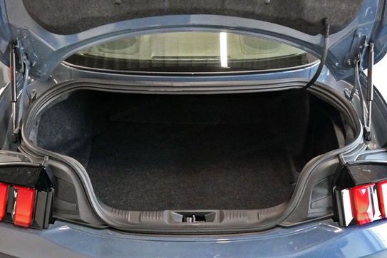 Ford Mustang GT Fastback aut 5.0 V8