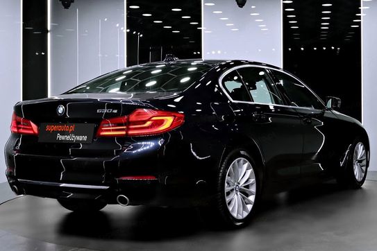 BMW Seria 5 530e xDrive Luxury Line