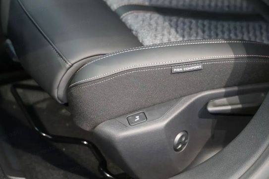 Peugeot 308 Allure e-DCS6 1.2 mHEV