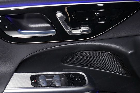 Mercedes E Klasa 300 e 4-Matic AMG