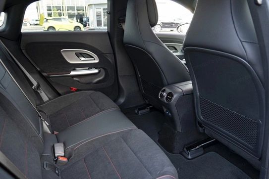 Mercedes CLA 350 4-Matic AMG Line