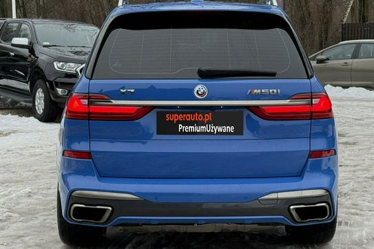 BMW X7 M50i