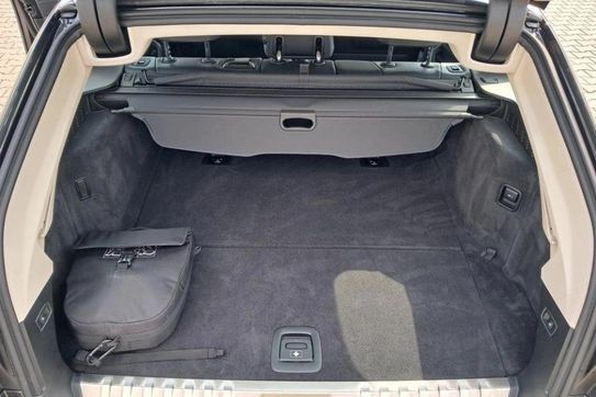 BMW Seria 5 530e xDrive Luxury Line aut