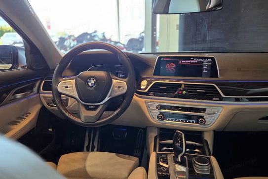 BMW Seria 7 740d xDrive sport-aut