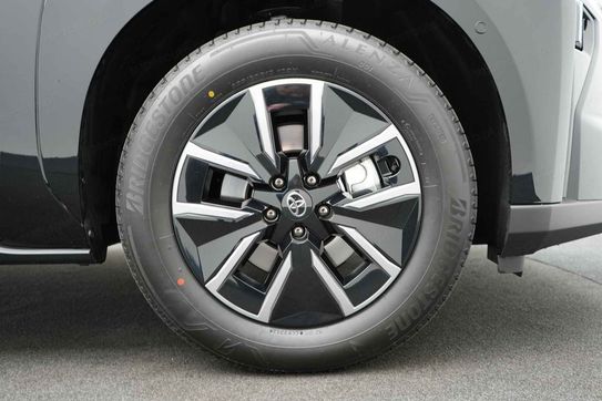 Toyota bZ4X Style EV