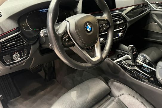 BMW Seria 5 530i GPF xDrive sport-aut