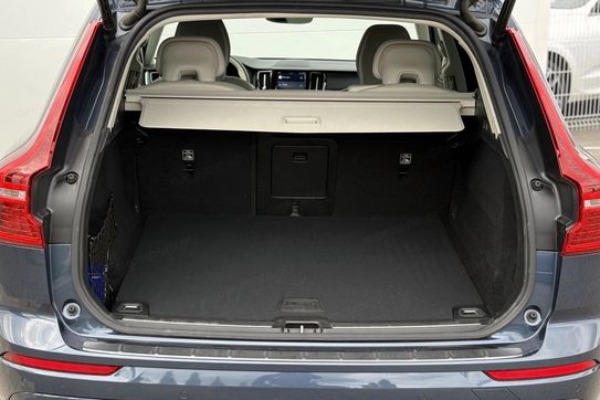 Volvo XC60 B4 D Plus Dark