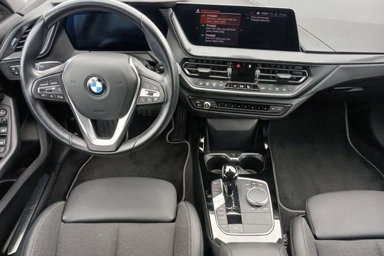BMW Seria 1 120i Sport Line aut