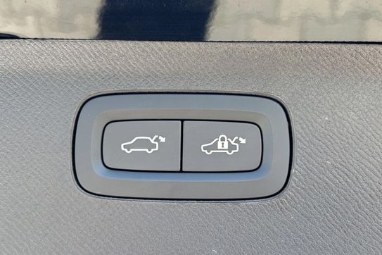Volvo XC90 T8 AWD Plug-In Hybrid Plus Dark 7os aut