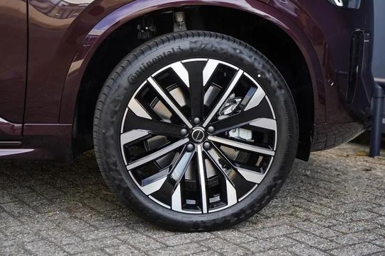 Volvo XC90 T8 AWD Plug-In Hybrid Ultra Dark 7os