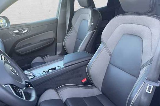 Volvo XC60 B5 B AWD Plus Dark aut