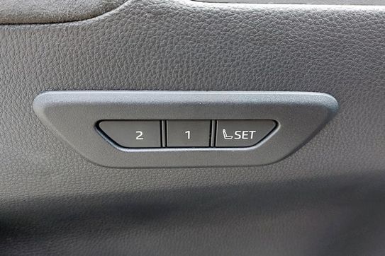 Toyota C-HR Executive 2.0 Plug-in Hybrid Dynamic Force