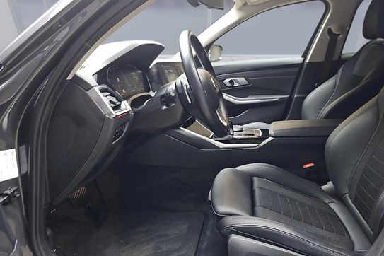 BMW Seria 3 Touring 330i xDrive