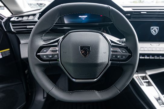 Peugeot 408 Allure e-DCS 1.2 mHEV